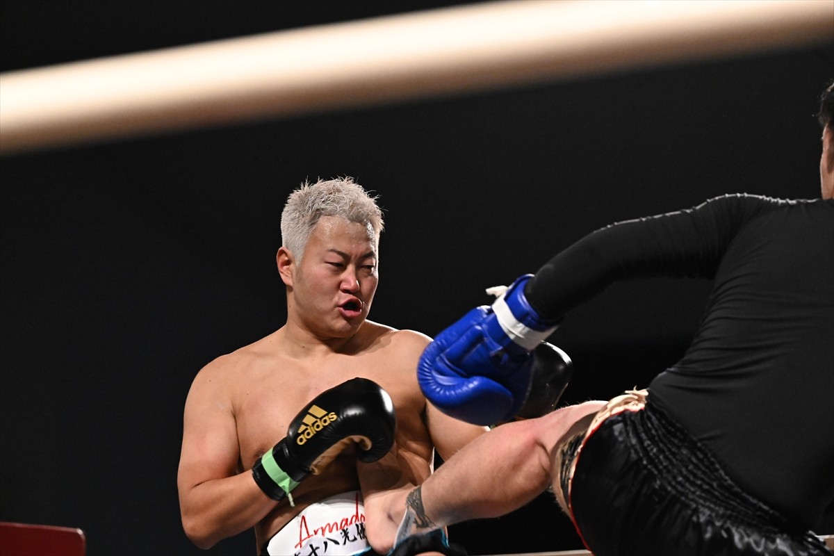 遠藤要、格闘技デビュー　無骨なファイトスタイルで善戦も3ラウンドKO負け