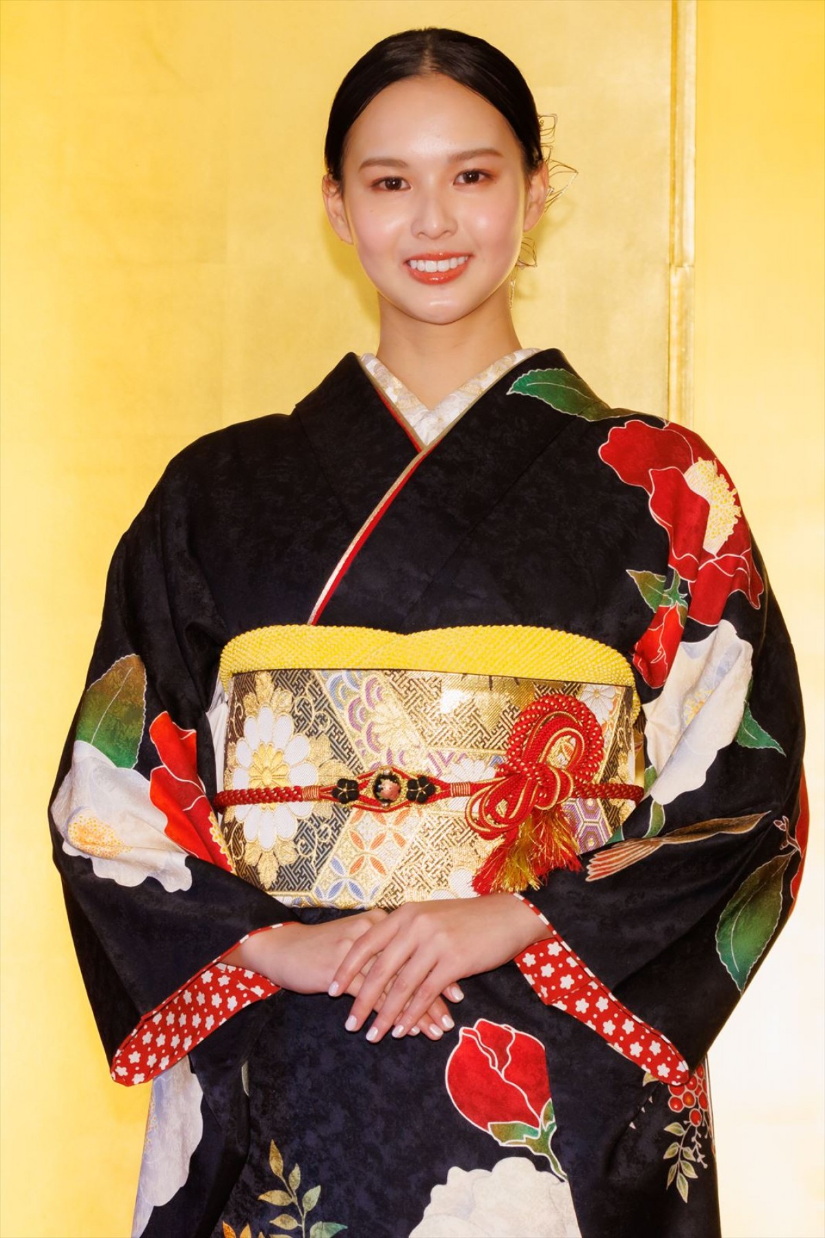 河野景子の次女・白河れい、芸能界デビュー　目標は「海外で活躍できる女優」