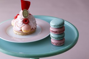 「ストロベリーアフタヌーンティー with LADURÉE　～マリー・アントワネットの世界～」20230125