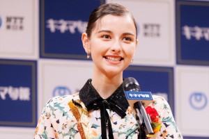 嵐莉菜、「2022年第96回キネマ旬報ベスト・テン」発表＆表彰式に登場
