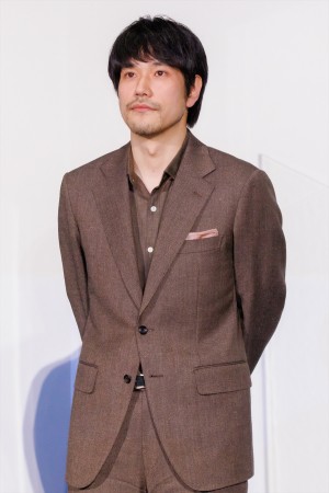 松山ケンイチ、映画『ロストケア』完成披露舞台挨拶に登場