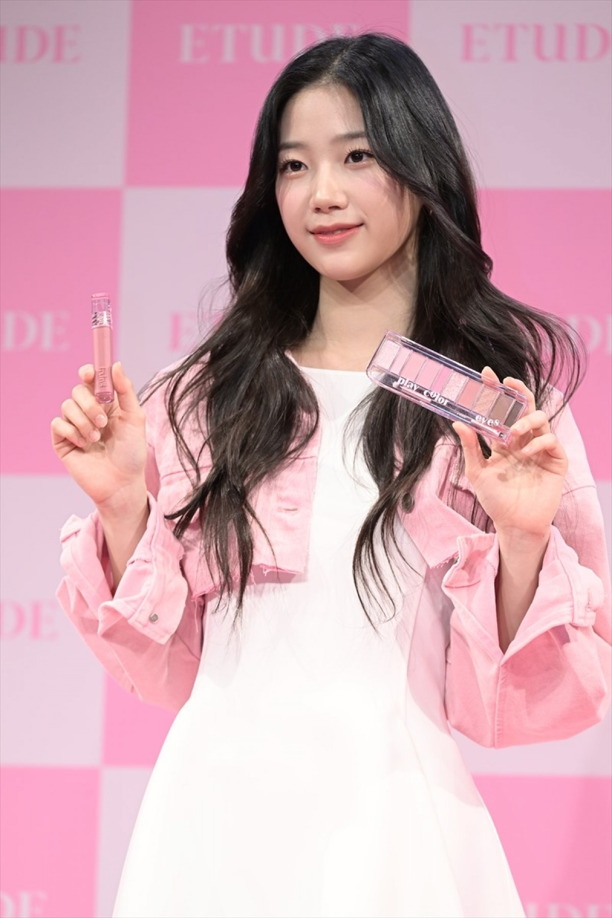 LE SSERAFIM・KAZUHA、新ミューズ就任「メイクはポジティブな力をくれるもの」