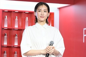 綾瀬はるか、「新生活に始めよう！SK‐II 肌測定イベント」に登場