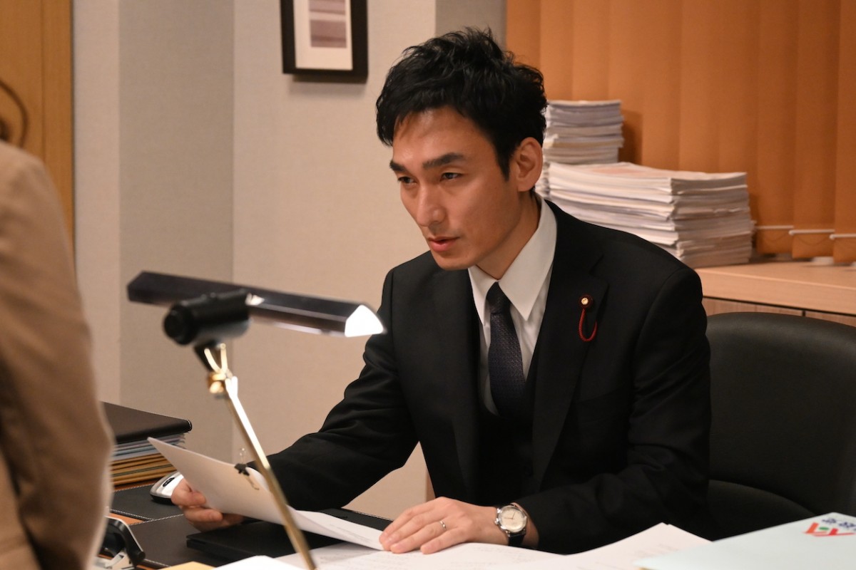 『罠の戦争』第10話　“鷲津”草なぎ剛、野心に火がつき暴走　周囲の人々に波紋が拡がる
