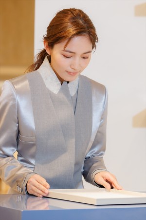 川口春奈、FENDI ジャパンブランドアンバサダー就任記者会見に登場