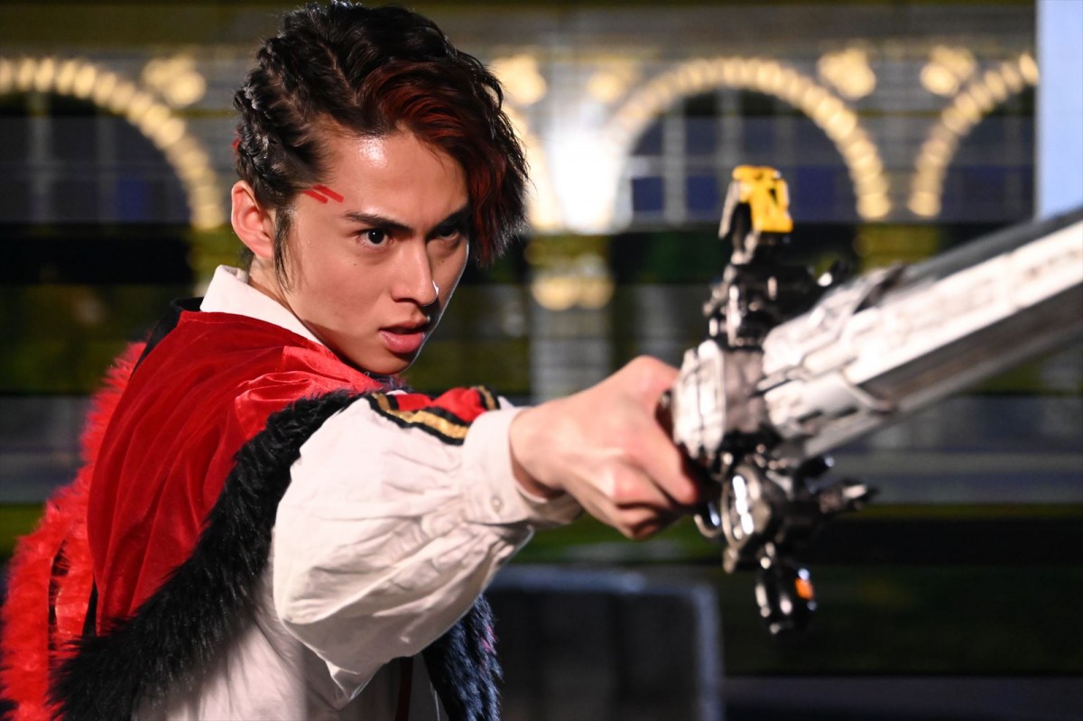 『王様戦隊キングオージャー』第6話「王子の帰還」、伝説の守護神・ゴッドスコーピオンが大暴れ！