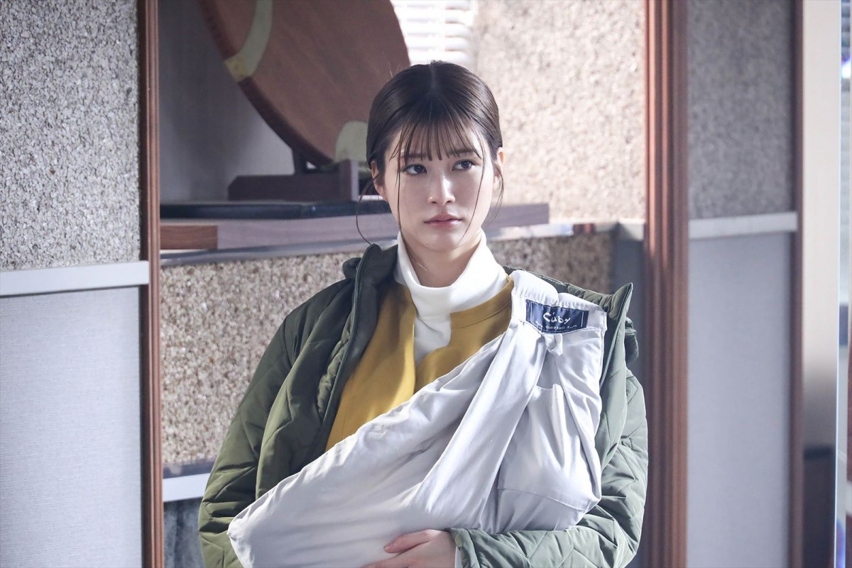ドラマ『風間公親-教場0-』第4話にゲスト出演する生見愛瑠の場面写真