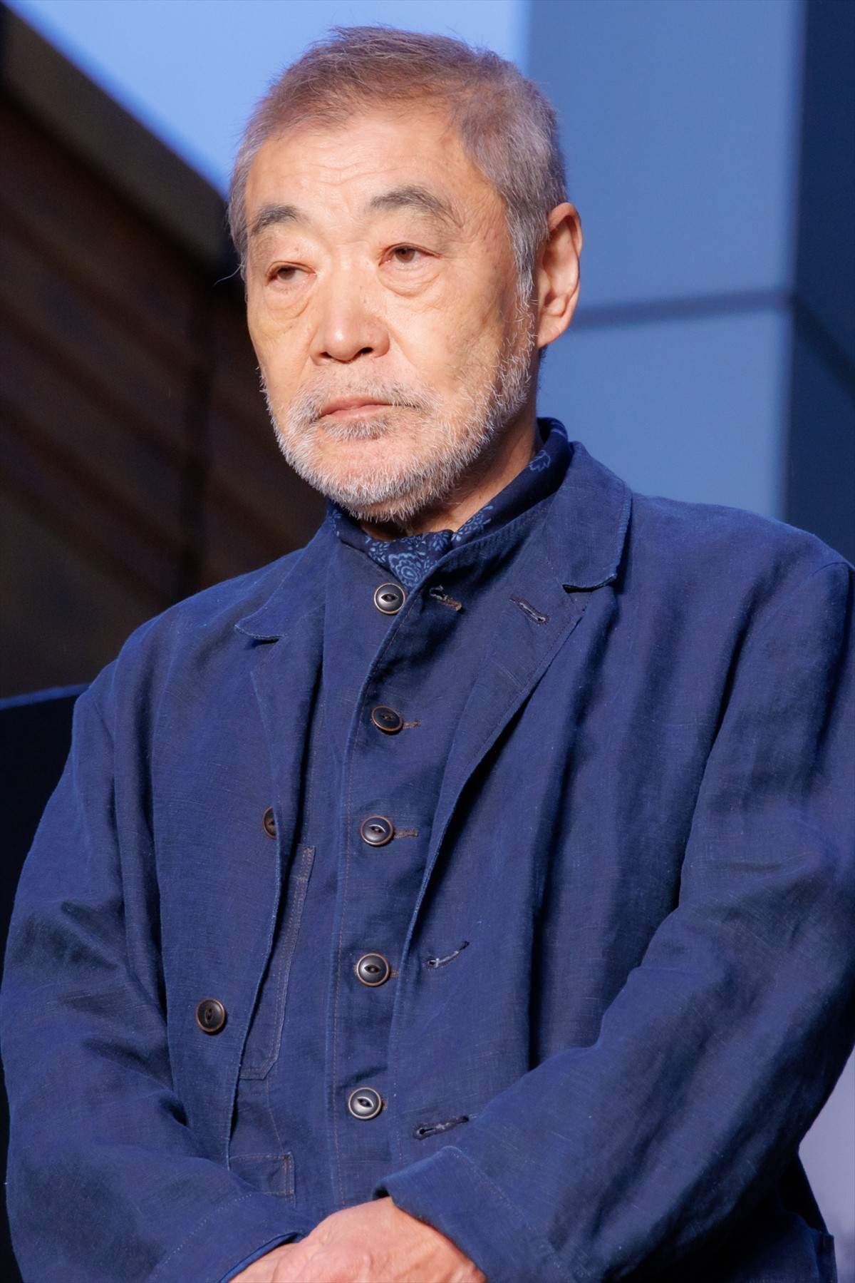岡田准一、綾野剛は“覚悟を強いてくる役者”「本当に車をぶつけてくるかもしれない」