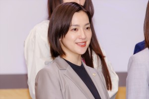 中村アン、ドラマ『ケイジとケンジ、時々ハンジ。』記者会見に登場