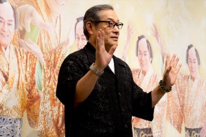 松平健、「ビバ～マツケンサンバIIワールドカフェ～オレ！」囲み取材に登場