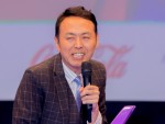 アンガールズ・田中卓志、美少女アニメキャラとの写真に先輩芸人から「どっち？」のコメント