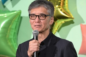成島出監督、映画『銀河鉄道の父』初日舞台挨拶に登場