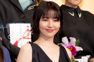 長澤まさみ、第31回橋田賞授賞式に登場