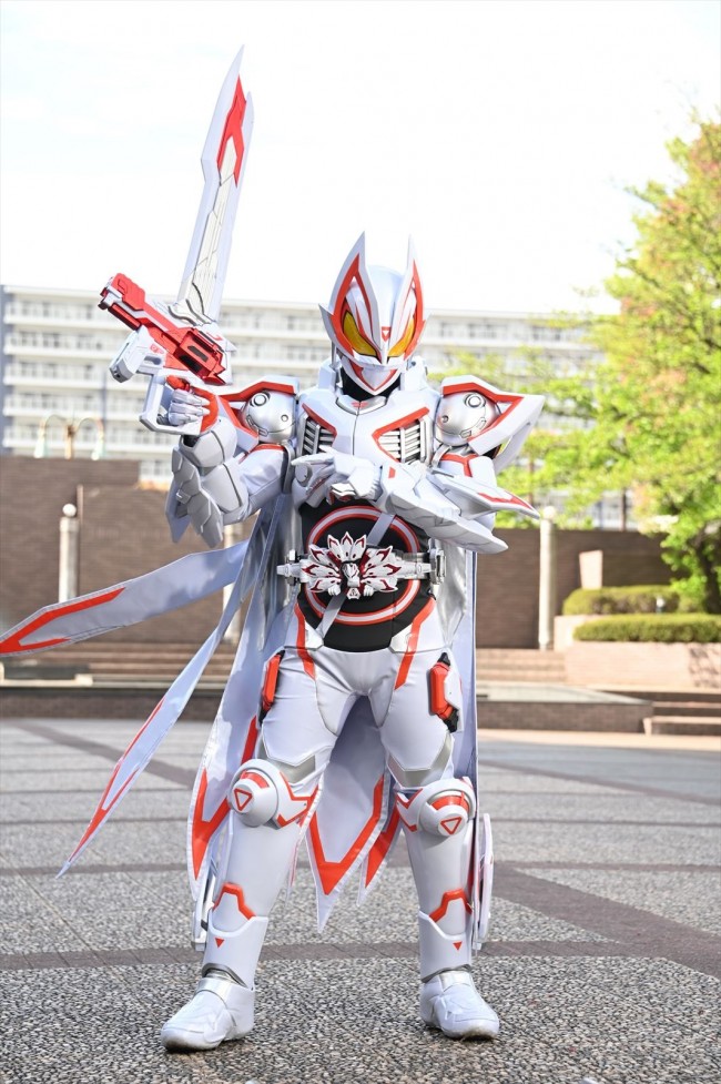 写真）『仮面ライダーギーツ』38話「慕情F：九尾の白狐！」、純白の