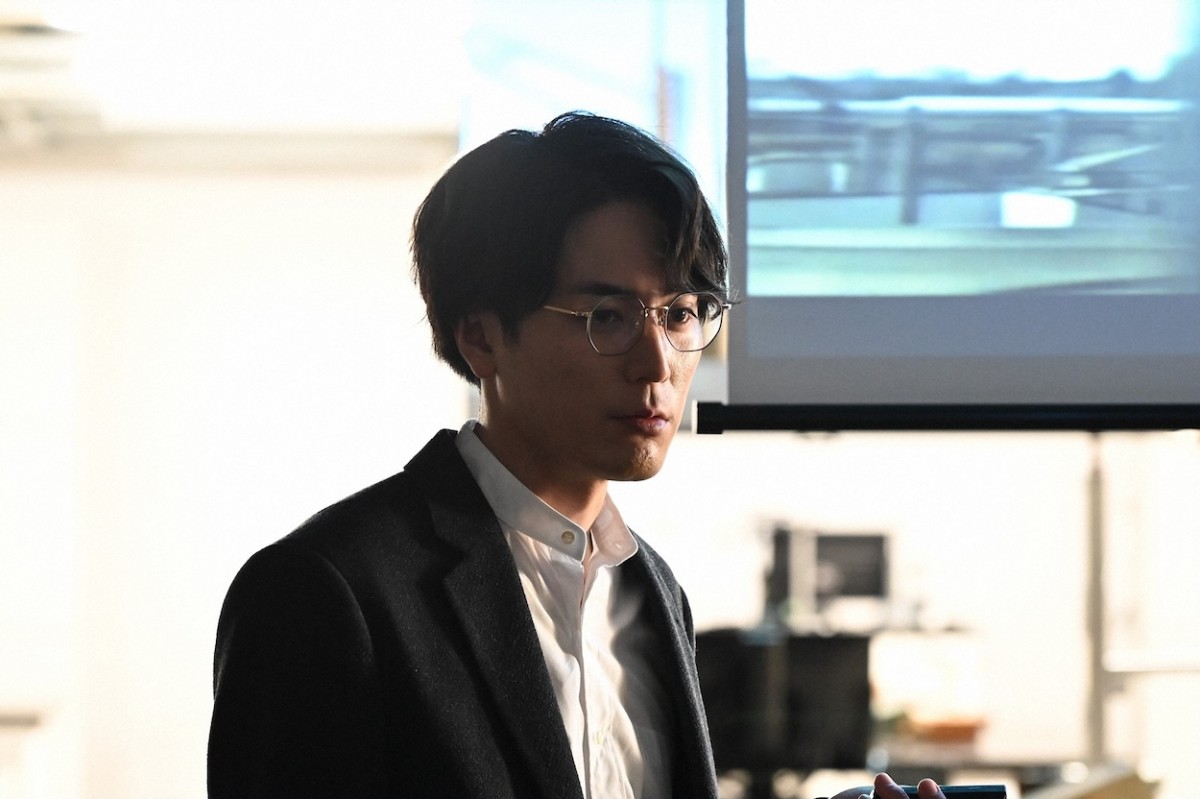 『ペンディングトレイン』“紗枝”上白石萌歌から“直哉”山田裕貴にバックハグ　視聴者キュン「2人くっついて」