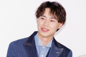 映画『水は海に向かって流れる』公開記念舞台あいさつに出席した戸塚純貴
