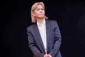 小室哲哉、『劇場版シティーハンター 天使の涙(エンジェルダスト)』プレス発表イベントに登場