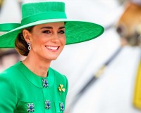 グリーンの装いでトゥルーピング・ザ・カラーに参加したキャサリン皇太子妃