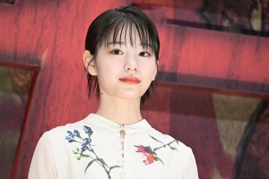 當真あみ、映画『忌怪島／きかいじま』初日舞台挨拶に登場