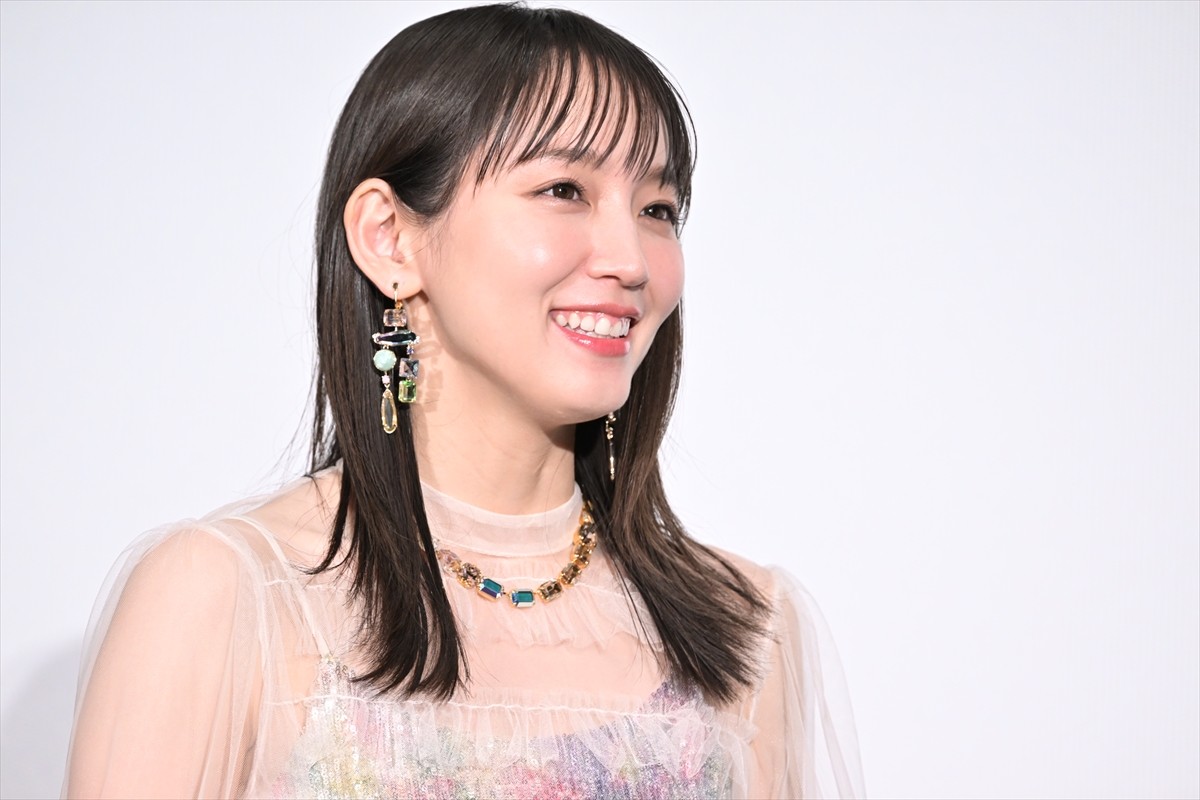 吉岡里帆、あふれる“サクレ愛”力説するも松本まりかの反応に「衝撃！」