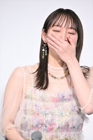 吉岡里帆、映画『アイスクリームフィーバー』初日舞台挨拶に登場