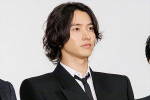 山崎賢人、映画『キングダム 運命の炎』公開初日舞台挨拶に登場