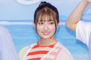 吉川愛、月9ドラマ『真夏のシンデレラ』制作発表会見に登場