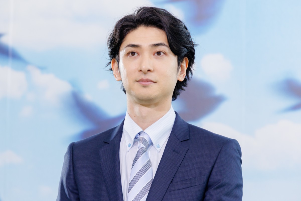 中村倫也、にぎやかな共演者に笑顔あふれる「『好き！』って思っています」