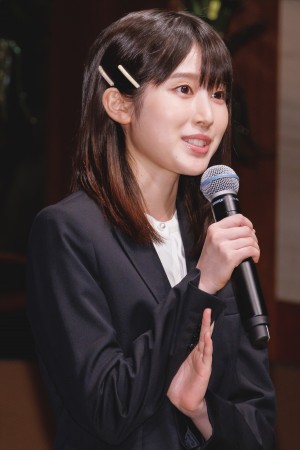 福本莉子、金曜ドラマ『トリリオンゲーム』制作発表会見に登場