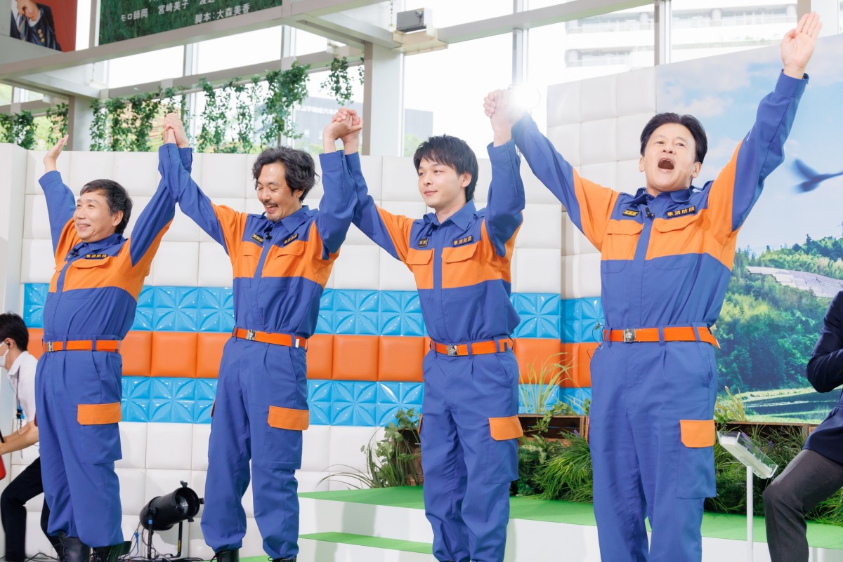 中村倫也、にぎやかな共演者に笑顔あふれる「『好き！』って思っています」