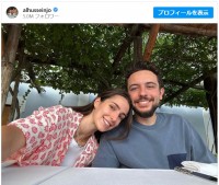 新妻ラジワ妃との2ショット披露　※「フセイン皇太子」インスタグラム