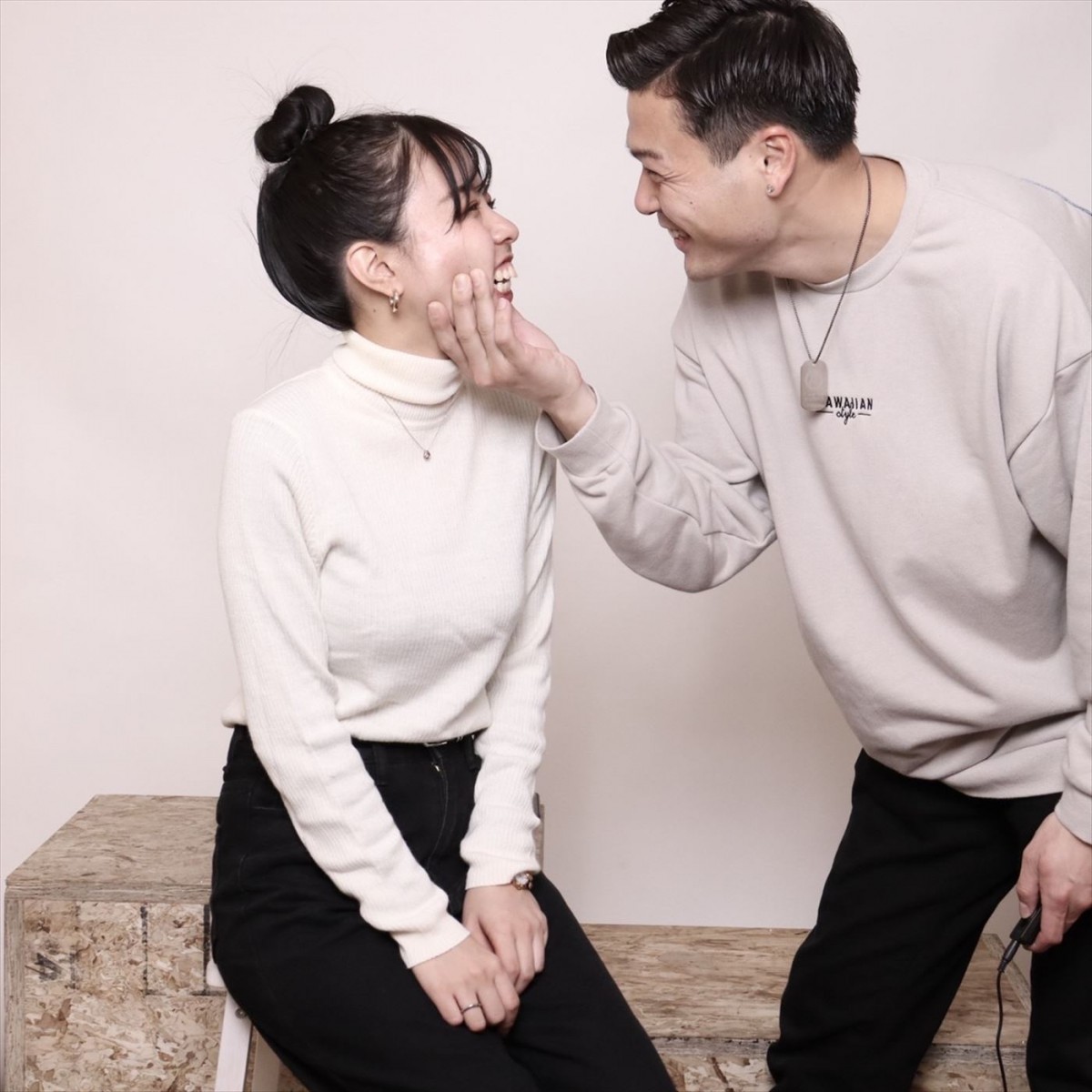 実演販売士夫のコミュ力＆話術全開でゴールイン！　交際0日婚のアラ還夫婦も登場　今週の『新婚さん』