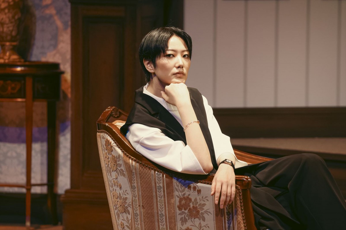 七海ひろきプロデュース×寿つかさ初主演、舞台『THE MONEY』開幕　畳み掛ける会話劇で客席は笑いの渦！