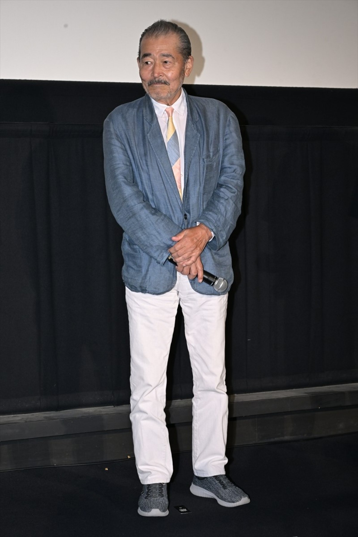 藤竜也、82歳を目前にした舞台挨拶は「贅沢の極み」　娘役の麻生久美子らが祝福