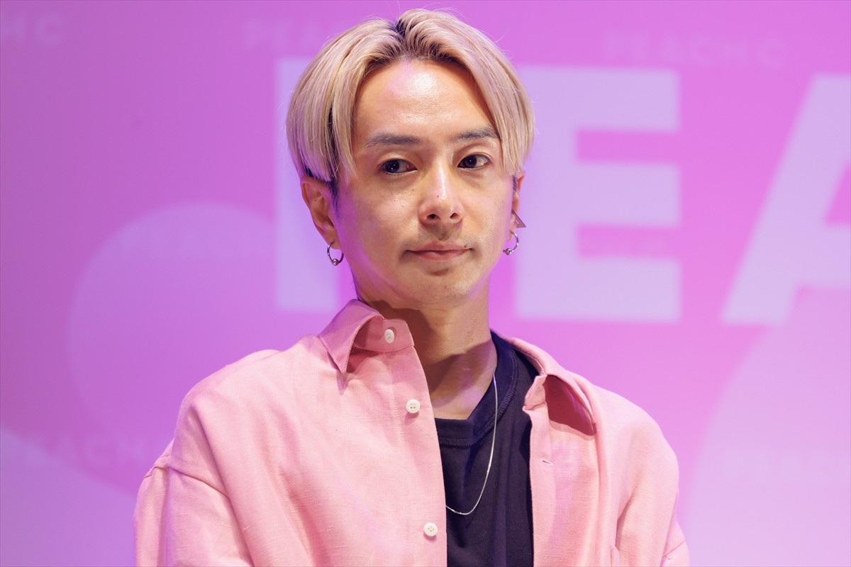 IVE・REI、“桃コーデ”でイベント登壇　3ヵ月ぶりの来日に「すごくうれしい気持ち」