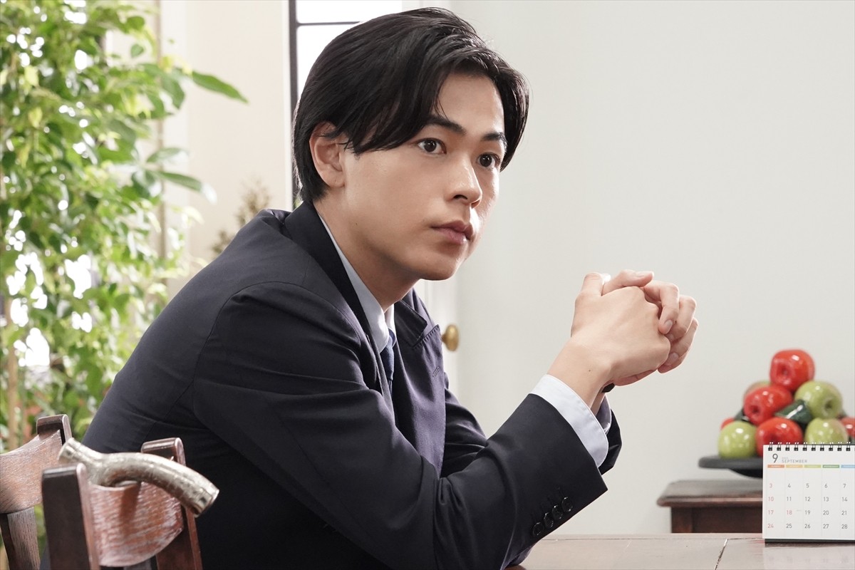 成田凌＆小芝風花、笑顔でクランクアップ！　今夜最終回『転職の魔王様』