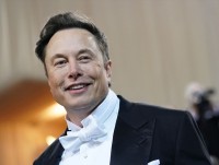 イーロン・マスク「このいまいましい鳥を撤去しなければ」ツイッターロゴに不満