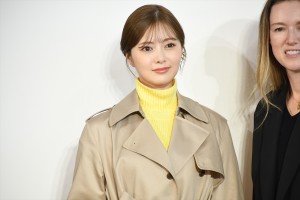 白石麻衣、「UNIQLO：C」ローンチ記者発表会に登場