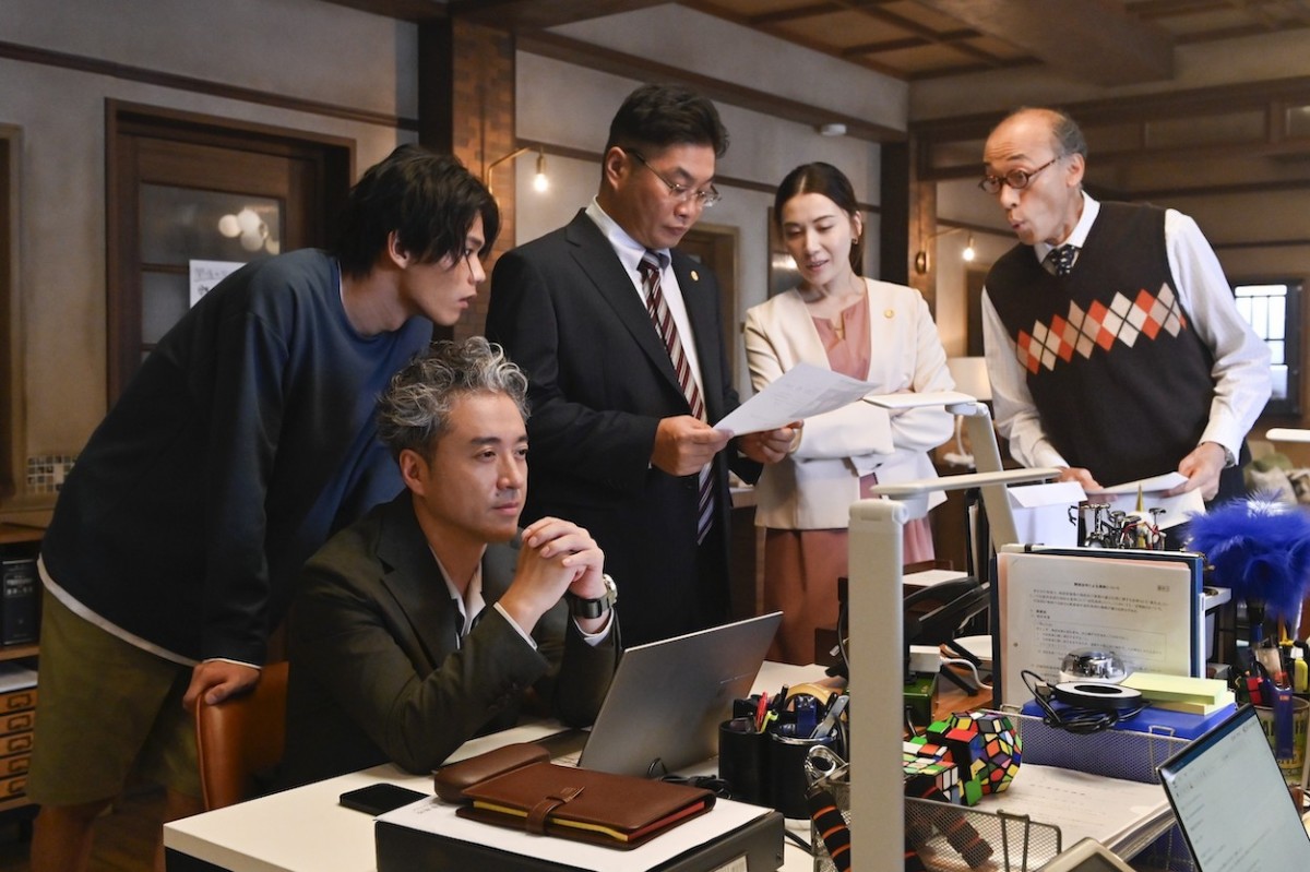 『うちの弁護士は手がかかる』“蔵前”ムロツヨシ＆“杏”平手友梨奈、いじめ加害者を断罪　ネット称賛「カッコいい！」
