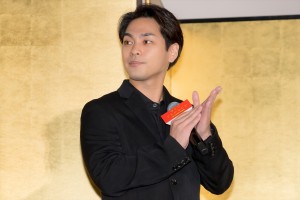 柳楽優弥、映画『ゆとりですがなにか インターナショナル』初日舞台挨拶に登場