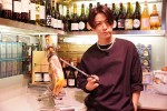 映画祭でスペインを訪れバルセロナまで足を伸ばした、映画『怪物の木こり』主演・亀梨和也のオフショット