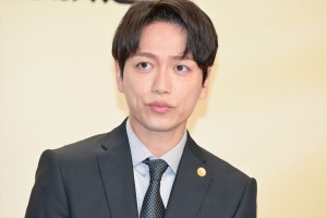 山崎育三郎、ドラマ8『ハイエナ』記者会見に登場