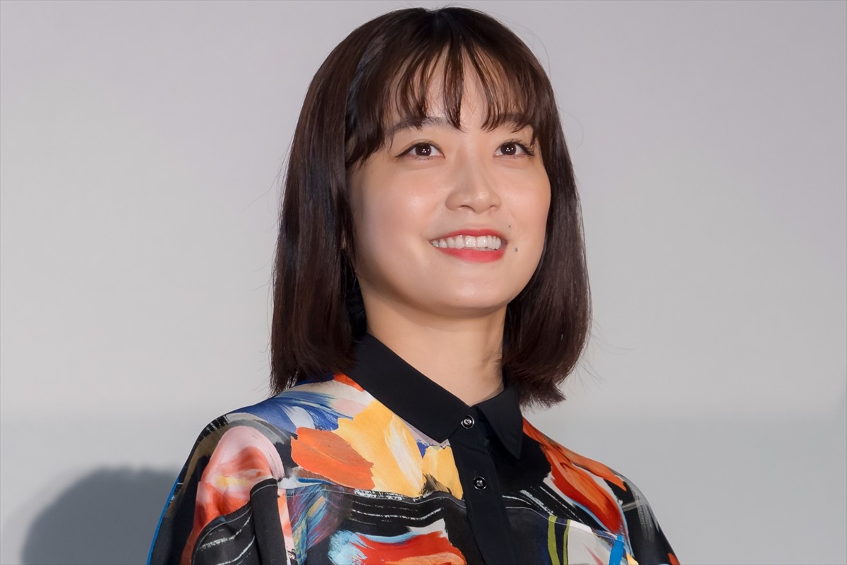 深川麻衣、アイドルから女優へキャリアチェンジ時の葛藤を明かす「すごく恥ずかしくて」