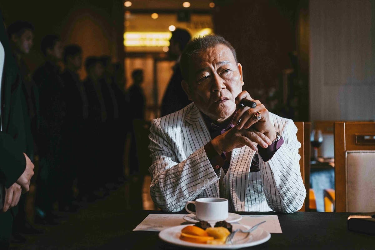 國村隼68歳のバースデー！　マ・ドンソクたっての依頼で出演の『犯罪都市 NO WAY OUT』場面写真解禁