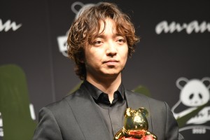 三浦大知、「anan AWARD 2023」授賞式に登場