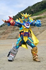 【写真】『仮面ライダー THE WINTER MOVIE ガッチャード＆ギーツ』限定フォーム“スターガッチャード”