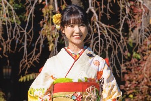 大角ゆき、「オスカープロモーション 2024年新春 晴れ着撮影会」に登場