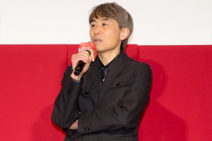 熊澤尚人監督、映画『隣人X -疑惑の彼女-』公開記念舞台挨拶に登場