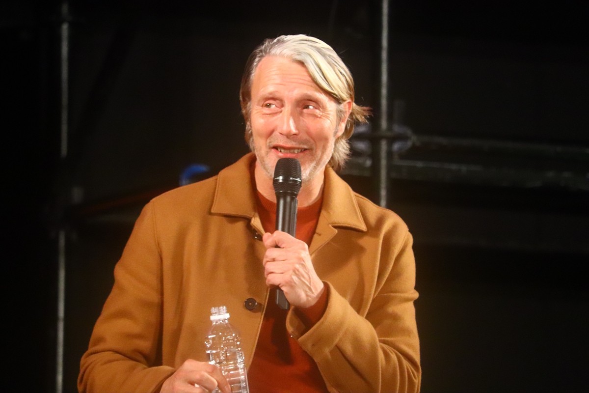 マッツ・ミケルセン、年を取って「服に気を使うようになりました」　セクシーでダンディーな理由明かす＜東京コミコン2023＞