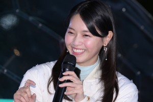 西野七瀬、「ポケモン テラスタルイルミネーション」点灯式に登場
